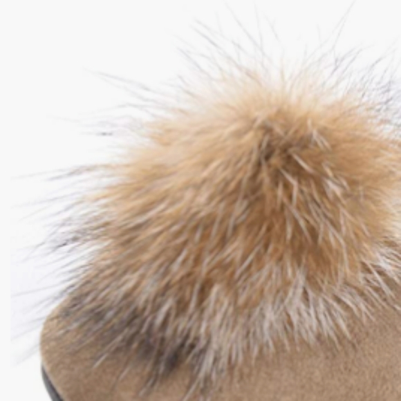 🆕⭐Tan real fur pom pom pointed toe flats - Picture 2 of 11